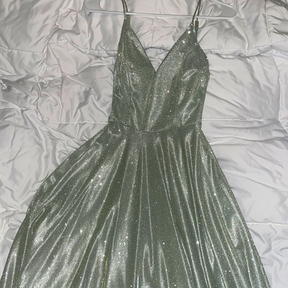 Windsor Green iridescent prom dress (with pockets!!!!)